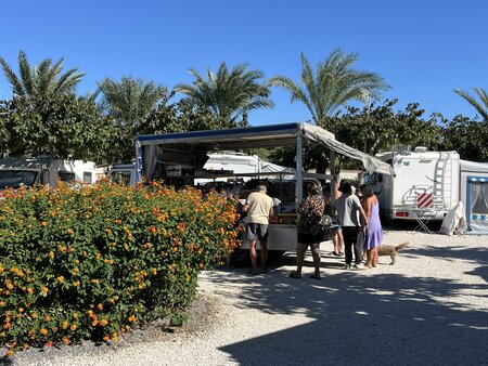 Przyjechało zaopatrzenie.JPEG